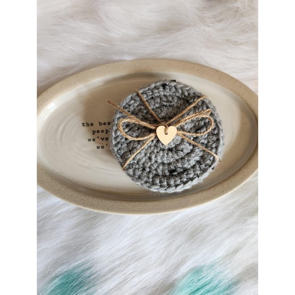 round gray crochet coaster by MerakiMimos  made‎ with  acrylic yarn - Picture 3 of 5